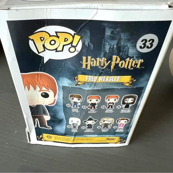 (Damaged box) | Vaulted #33 Fred Weasley Funko Pop Figure - Picture 3 of 10